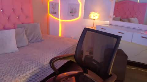 peneelopeecute online show from July 28, 6:42 pm