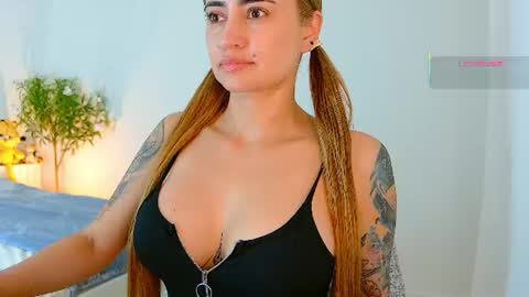 Hi Im Penelope  better vibrations  1111 online show from July 1, 10:46 am