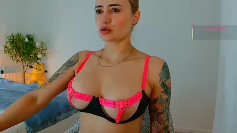 Hi Im Penelope  better vibrations  1111 online show from June 11, 11:30 am
