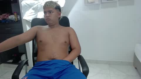 Snapshot of percibal_junior1 chatting on January 31, 6:35 am percibal_junior1 online show from January 31, 6:35 am