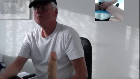 Mr Pondaro online show from December 5, 1:44 pm