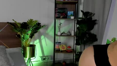 perfectdesign1 online show from March 18, 12:22 pm