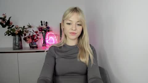 Snapshot of perfectxcindy chatting on February 27, 9:29 am Cindy online show from February 27, 9:29 am