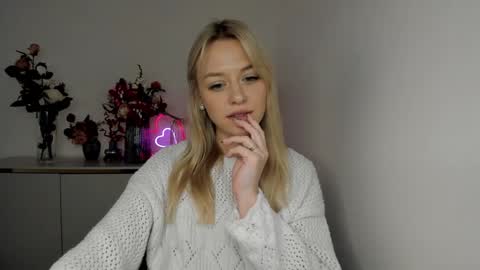 Snapshot of perfectxcindy chatting on March 7, 12:34 pm Cindy online show from March 7, 12:34 pm