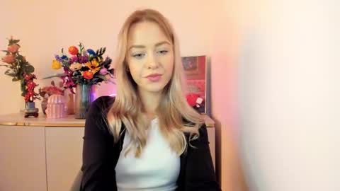 Snapshot of perfectxcindy chatting on October 15, 5:43 am Cindy online show from October 15, 5:43 am