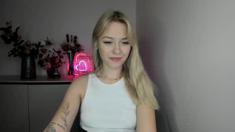 Snapshot of perfectxcindy chatting on February 28, 10:20 am Cindy online show from February 28, 10:20 am