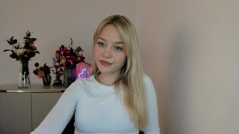 Snapshot of perfectxcindy chatting on March 10, 10:18 am Cindy online show from March 10, 10:18 am