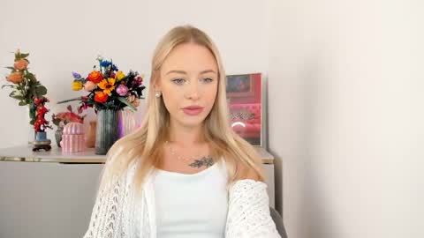 Snapshot of perfectxcindy chatting on September 27, 6:44 am Cindy online show from September 27, 6:44 am