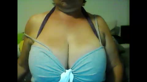 perlita070822 online show from February 14, 5:09 am