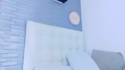 pervert_shydoll online show from May 13, 3:27 am