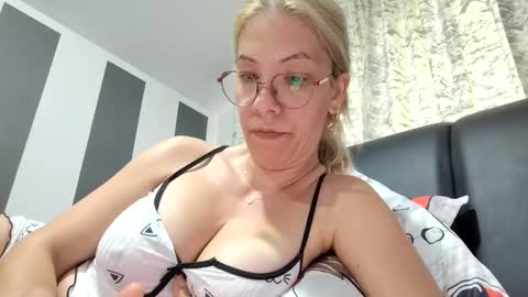 Lisa -  online show from April 29, 4:01 pm