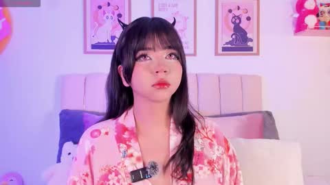 Snapshot of petit_rosseowo chatting on October 29, 1:07 am Im Rosse but u can call me Rossie or Rosita . online show from October 29, 1:07 am