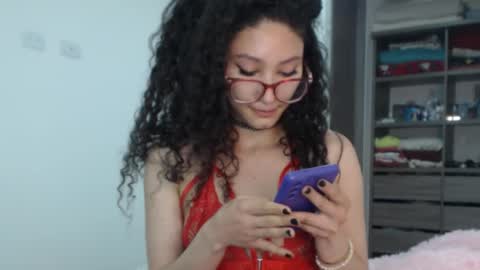 Snapshot of petite_kurly_qt chatting on October 13, 3:30 am loli online show from October 13, 3:30 am