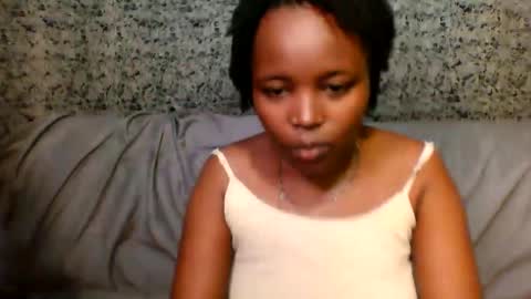 petite_queen001 online show from March 8, 2:04 am