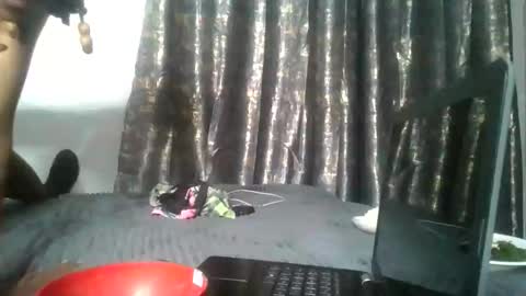 petite_queen69 online show from May 28, 7:56 pm
