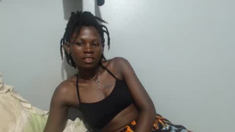 petiteme1 online show from March 15, 7:50 pm