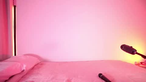 Petiteprinces online show from March 12, 5:22 am