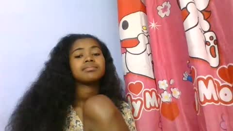 phania185885 online show from July 17, 5:26 pm