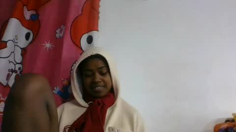 phania185885 online show from June 18, 9:14 am