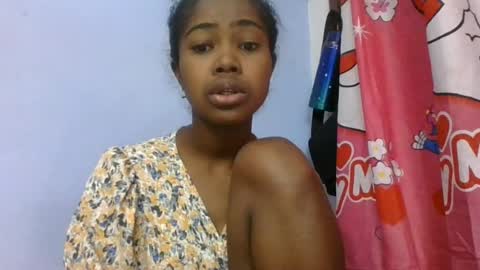 phania185885 online show from June 15, 5:32 am