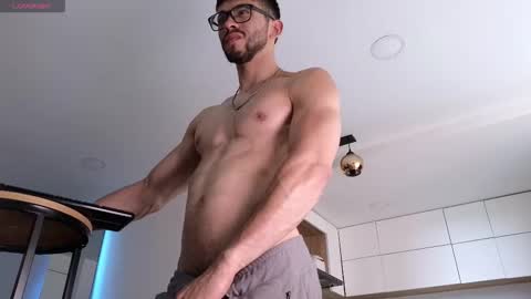 phantom_bigger1 online show from November 26, 4:37 pm