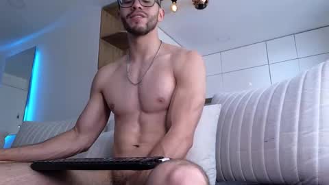 phantom_bigger1 online show from November 13, 1:47 pm