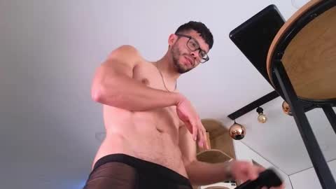 phantom_bigger1 online show from November 5, 1:46 pm