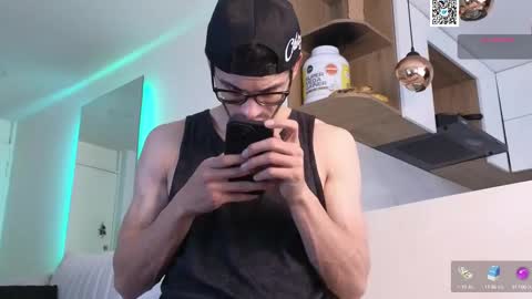 phantom_bigger1 online show from February 24, 12:26 pm