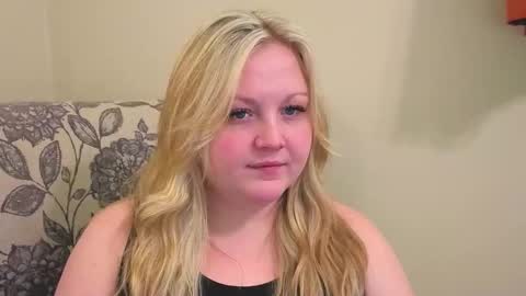 PhatAssBlond online show from April 28, 7:18 pm