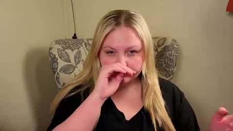 PhatAssBlond online show from June 14, 5:31 am
