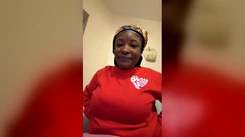 Phebony online show from December 15, 8:10 am