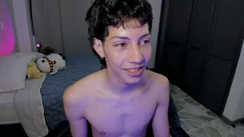 Phil.   INDEPENDENT MODEL online show from June 3, 2:25 am