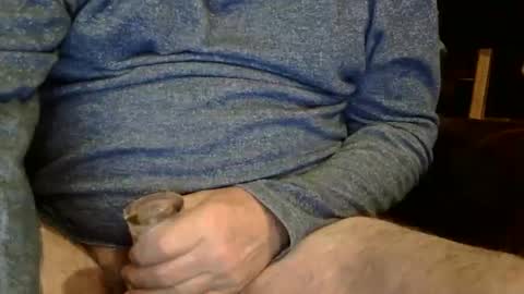 Snapshot of phill268 chatting on December 2, 6:35 am phill268 online show from December 2, 6:35 am