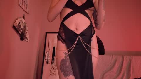 phoenixx_x online show from June 11, 12:58 pm