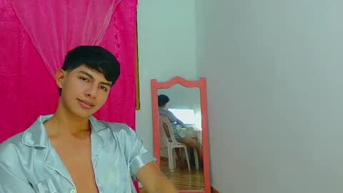 phuwin online show from May 9, 6:19 am