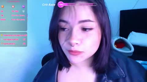 phylavell_ online show from August 9, 5:24 am