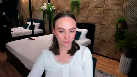 Snapshot of pieceofinspiration chatting on October 6, 10:33 am Emelie online show from October 6, 10:33 am