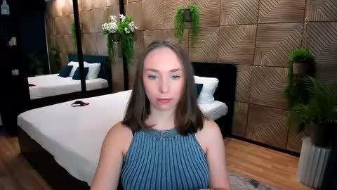 Snapshot of pieceofinspiration chatting on October 8, 10:54 am Emelie online show from October 8, 10:54 am
