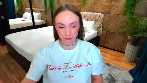 Emelie online show from June 16, 4:44 pm