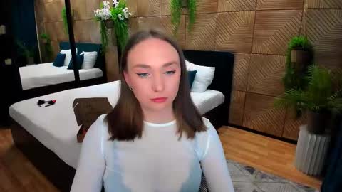 Snapshot of pieceofinspiration chatting on October 21, 7:39 pm Emelie online show from October 21, 7:39 pm