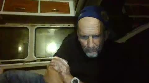 pierce702420 online show from May 6, 7:58 am