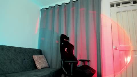Snapshot of pierrevidal chatting on October 22, 12:58 am Pierre online show from October 22, 12:58 am