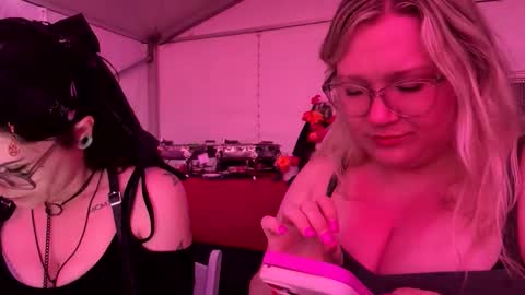Piggy Rose online show from April 23, 2:52 am