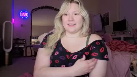 Piggy Rose online show from April 29, 2:38 am