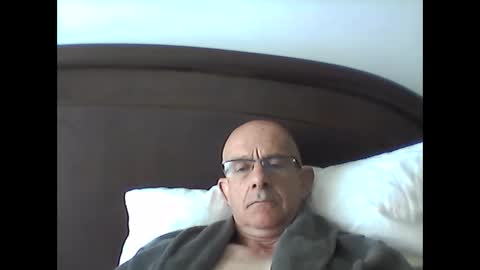 pikuz47 online show from May 4, 12:55 pm