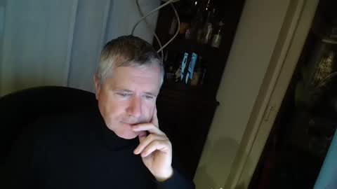 piloonklim online show from November 17, 3:31 am