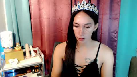 lucyLove online show from June 17, 3:44 am