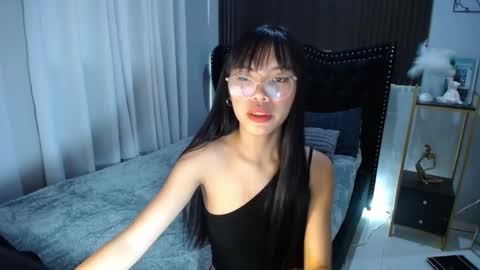Snapshot of pinay_slutx chatting on March 5, 5:29 am dee online show from March 5, 5:29 am