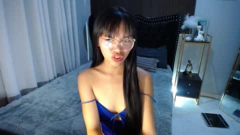 Snapshot of pinay_slutx chatting on March 7, 3:28 pm dee online show from March 7, 3:28 pm