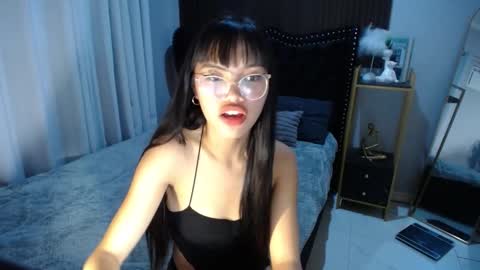 Snapshot of pinay_slutx chatting on March 11, 8:41 am dee online show from March 11, 8:41 am